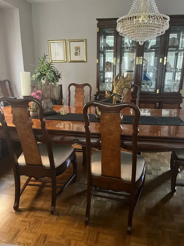 Dining Table, 6 Chairs and Cabinet in Hutches & Display Cabinets in Markham / York Region - Image 3
