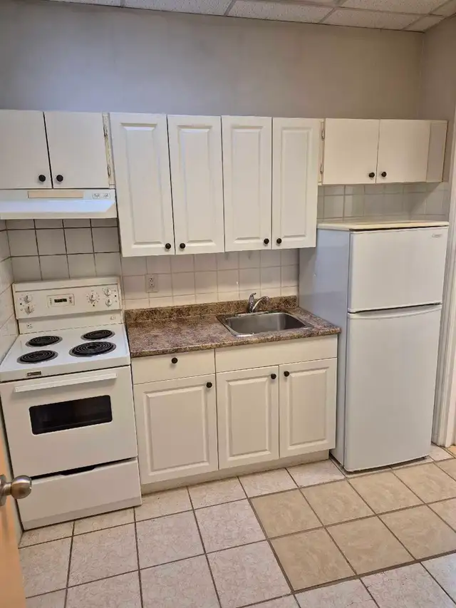 One Bedroom Apartment - Brock and Dundas - Whitby
