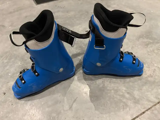 Junior ski boots 24.564573398417283122