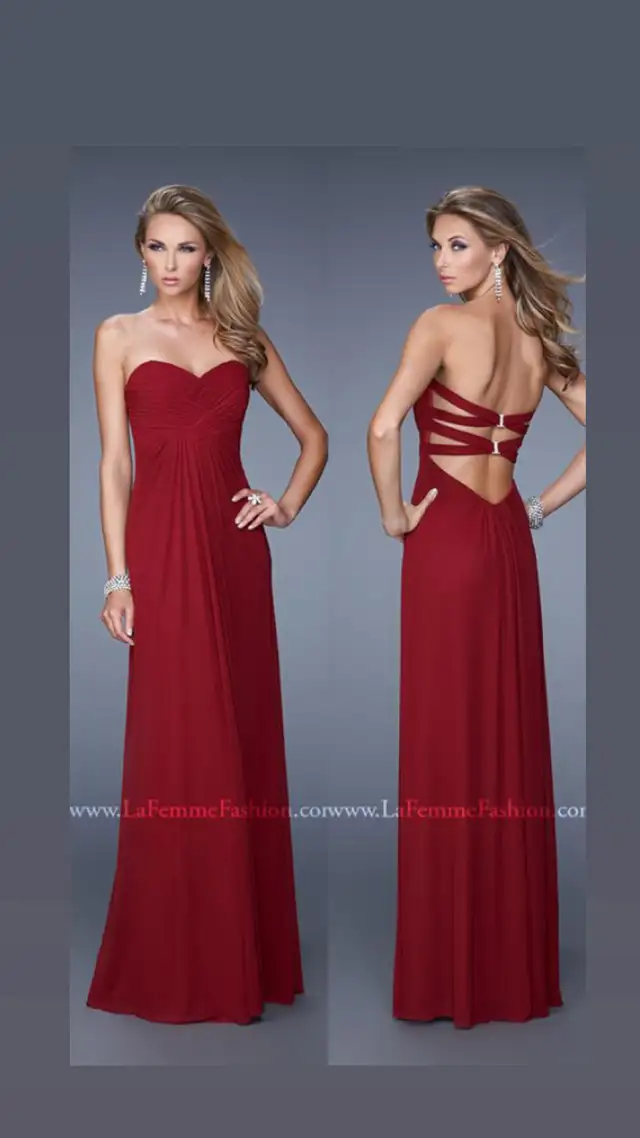 La Femme Red Open Back Dress in Women's - Dresses & Skirts in Kitchener / Waterloo - Image 2