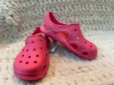 Toddler Girl’s Size 9/10 Pink Clogs shoes - Joe - new with tags, View more
