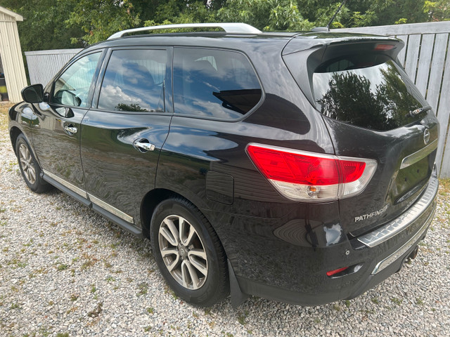 2015 Nissan Pathfinder SL in Cars & Trucks in Hamilton - Image 2