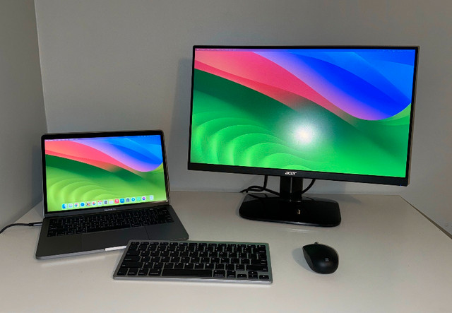 2019 MacBook Pro setup in Laptops in City of Toronto