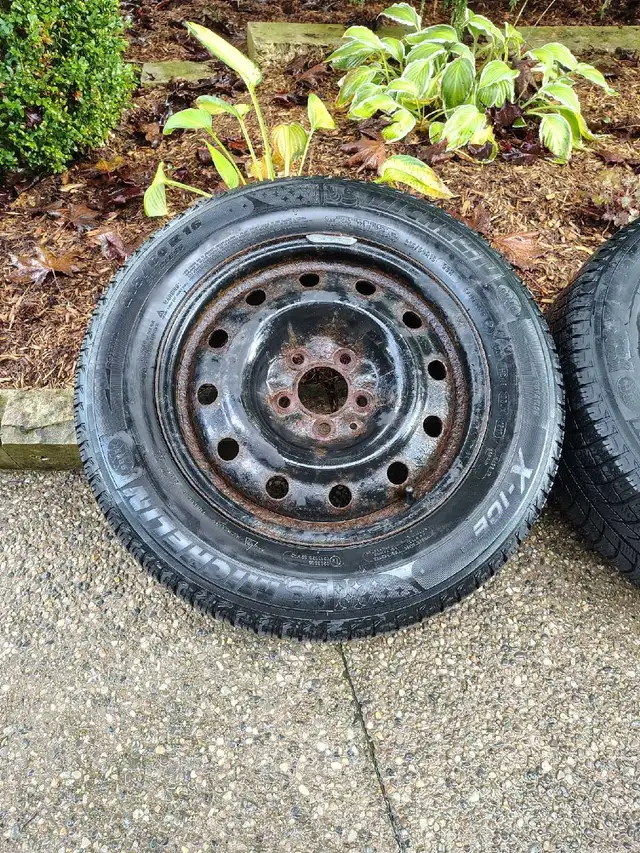 Snow Tires Michelin X-Ice in Tires & Rims in Kitchener / Waterloo - Image 3