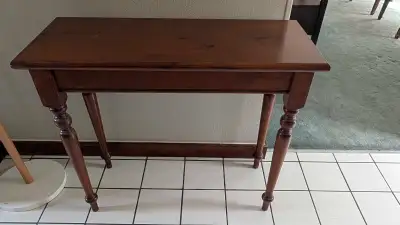 Moving sale - everything must go! Add a touch of classic elegance to your home with this beautiful s...