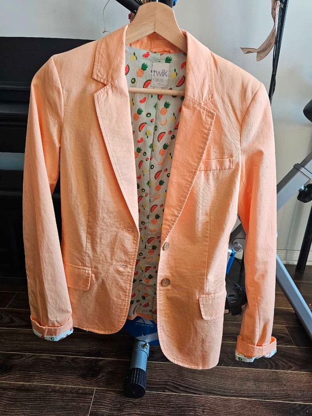 Blazer/petite veste d'été  dans Femmes - Robes et jupes  à Ville de Montréal