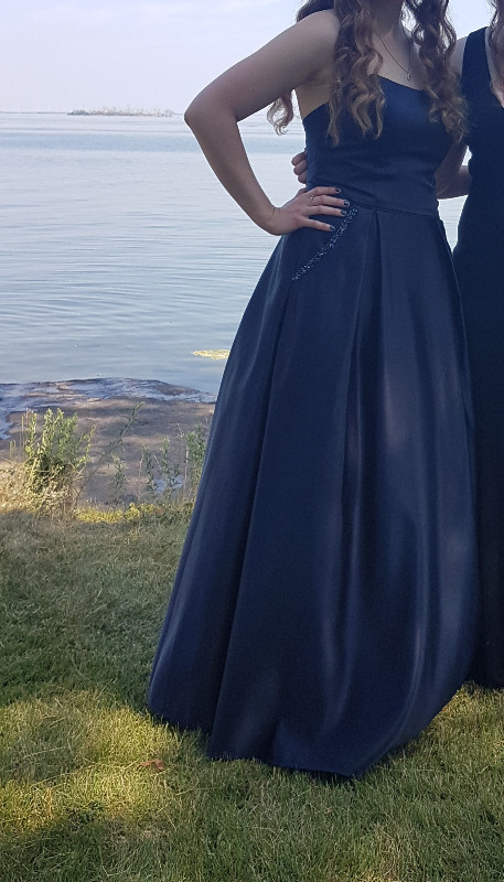 Prom Dress / Grad Dress - Navy - Size 6-8 in Women's - Dresses & Skirts in Kingston - Image 4