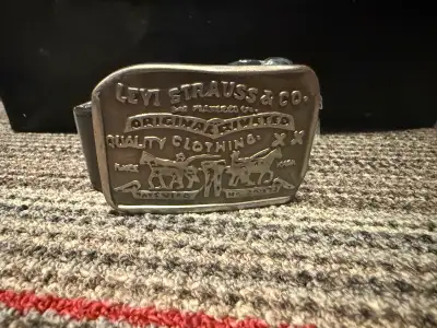 B20 / NEW // Levi Strauss & Co. Belt & Buckle / Size 36, View more