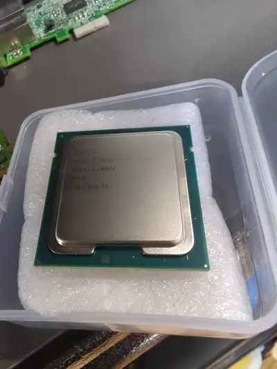 3 of: CPU Intel Xeon E5-2420v2, View more