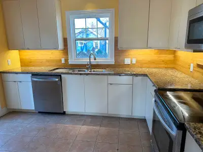 5 Bedroom 2 Bath 20 Eaton Avenue Dartmouth Available May 1 $3500 Plus Utilities (water included) No...