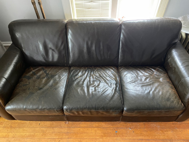 Black Leather Coach in Couches & Futons in Annapolis Valley - Image 3
