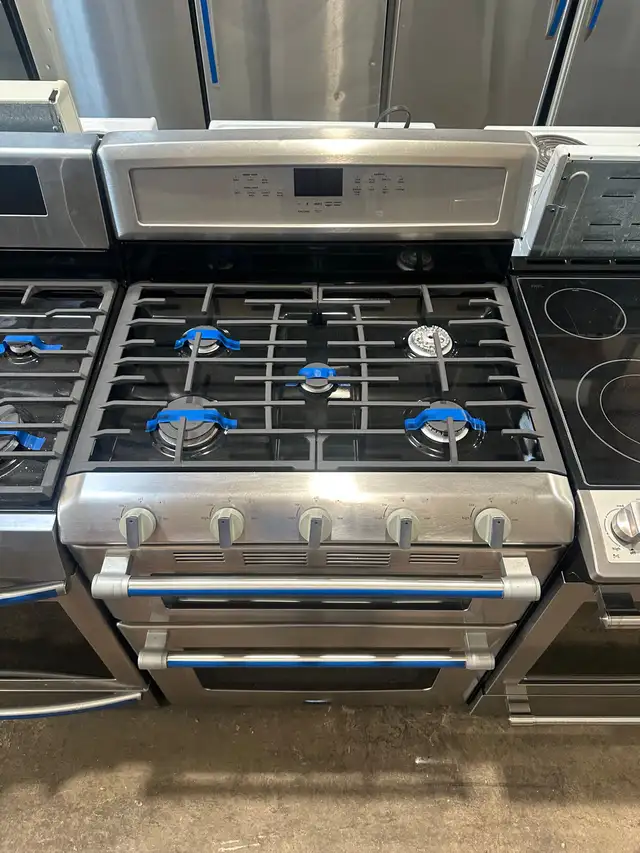 30” MAYTAG NATURAL GAS STOVE STEEL DOUBLE OVEN CONVECTI in Stoves, Ovens & Ranges in City of Toronto - Image 4