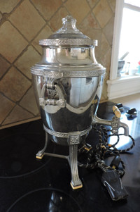 Vintage Universal Landers Frary and Clark Coffee Percolator