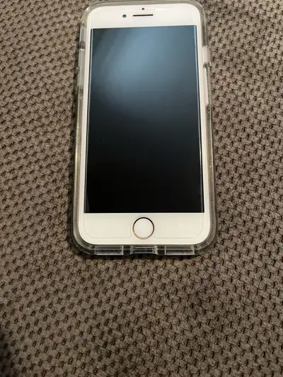 I am selling my pre-owned Apple iPhone 7 which remains in good functional condition. This device has...