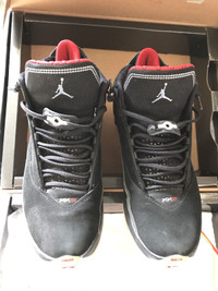 Air Jordan 22 "Black Varsity Red" / Size 9