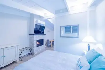 Vacation Rental Suites - The Blue Mountains thelakeatblue.com, View more