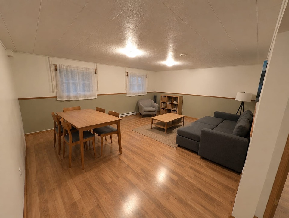 LEGAL 1-BEDROOM BASEMENT SUITE – GRANGER, UTILITIES INCLUDED 1