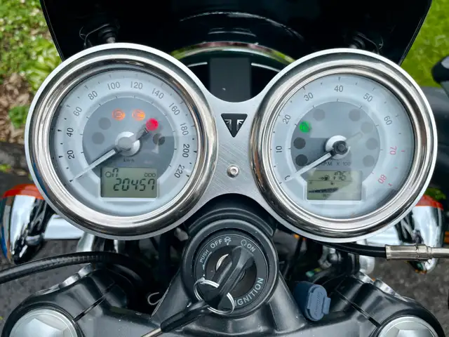 2016 Triumph Thruxton 1200 /CAFE RACER in Sport Touring in Longueuil / South Shore - Image 6