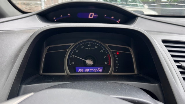 Honda Civic 2010 - Berline 4 portes - Négociable — photo 2