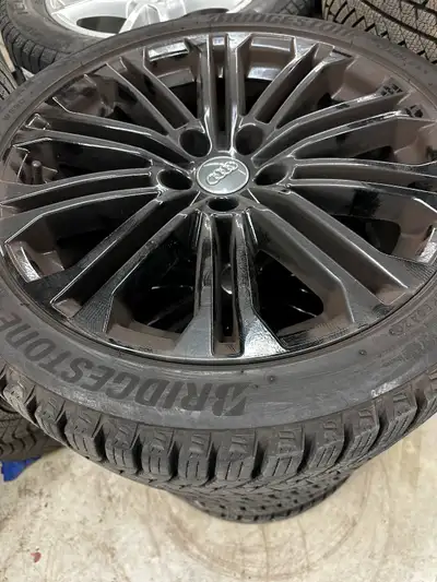 245 40 18 oem winter wheel set black powder coat, new condition 10/32 dot 24 . Only $1000 Bridgeston...
