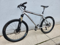 Trek 8000 Hardtail Mountain Bike w/ Hydraulic Disc Brakes