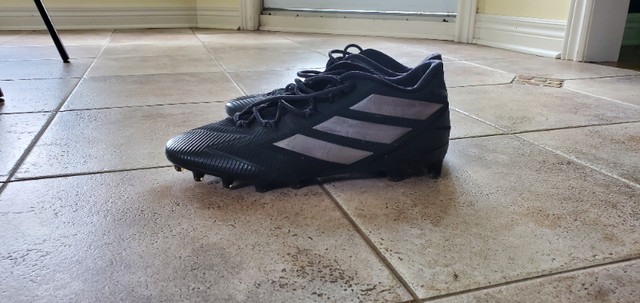 Chaussures de Football Adidas pointure 12,5 Adulte dans Football  à Laval/Rive Nord