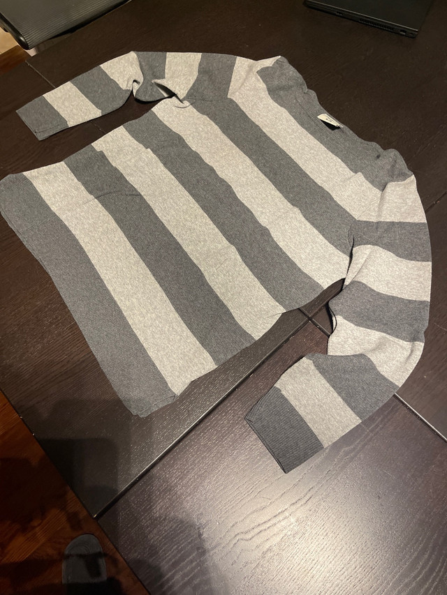 Grey Stripped Woman’s Top Size M in Women's - Tops & Outerwear in Mississauga / Peel Region