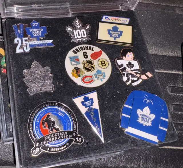 RARE blue jays Playoff pin or Vlad & Dad Bobbleheads in Arts & Collectibles in City of Toronto - Image 4
