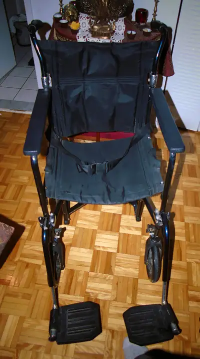 Fauteuil de TranSport (chaise roulante) DéambulateurHugo, View more