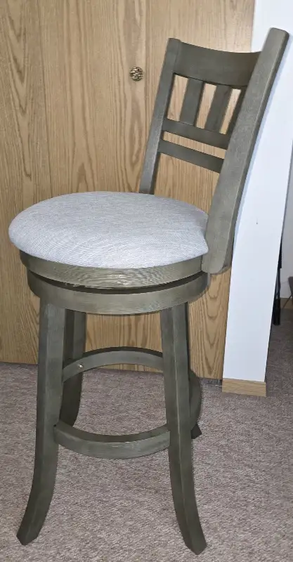 New in the box Swivel Bar Height Stool in Chairs & Recliners in Parksville / Qualicum Beach - Image 7