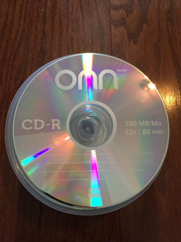 CD-RW DVD-R DVD+R DVD-RW plusieurs cd et dvd vierge dans CD, DVD et Blu-ray  à Laval/Rive Nord - Image 2