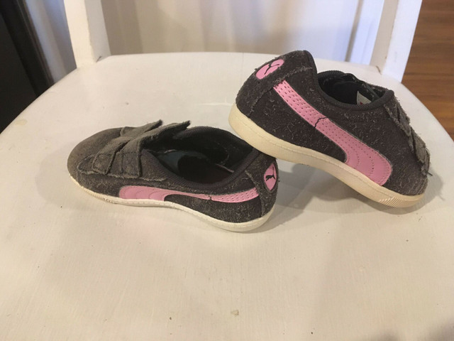Chaussures Puma pour enfants pointure 6 in Kids & Youth in Longueuil / South Shore - Image 2