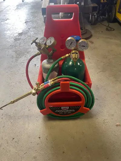 LINCOLN ELECTRIC Century Oxy-Acetylene Welding Torch Kit, View more