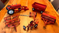 Vintage TRU-SCALE 1/16 Farm Set - with BARN - Great Condition 