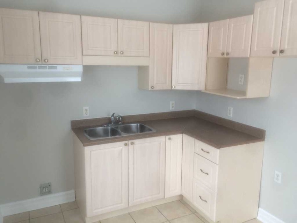 3 Bedroom Shawville QC Apartment 1