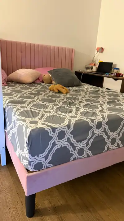 Lit Queen avec matelas inclus, View more