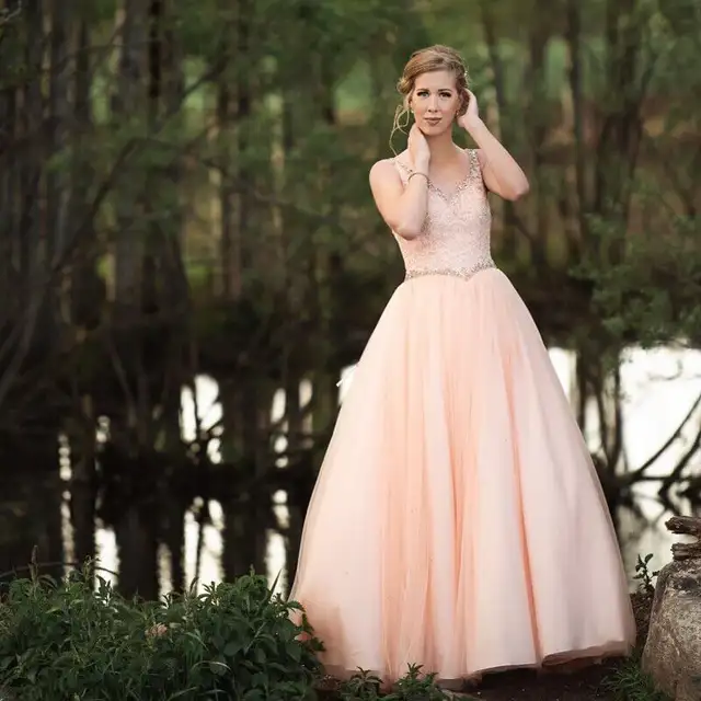 Graduation Dress in Women's - Dresses & Skirts in Lloydminster - Image 2