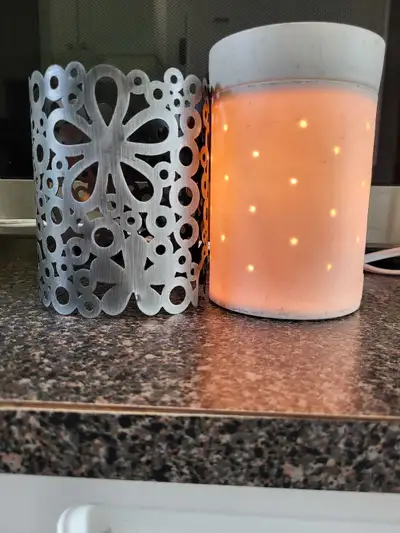 Scentsy warmer with wrap. $15 firm & cash only. Gull Lake / Rimbey area.