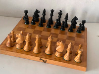 EXCEPTIONAL, VINTAGE CHESS SET, GAME, TOURNAMENT SIZE KING, 3.75