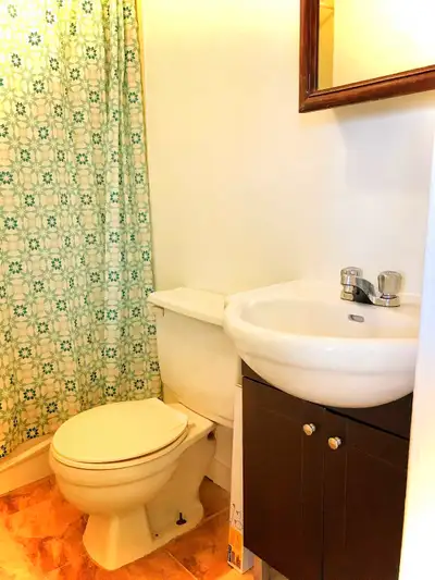 (Le français suit l'anglais) All-Inclusive 1-Bedroom in Hull: Heat, Electricity and 500 Mbps Interne...