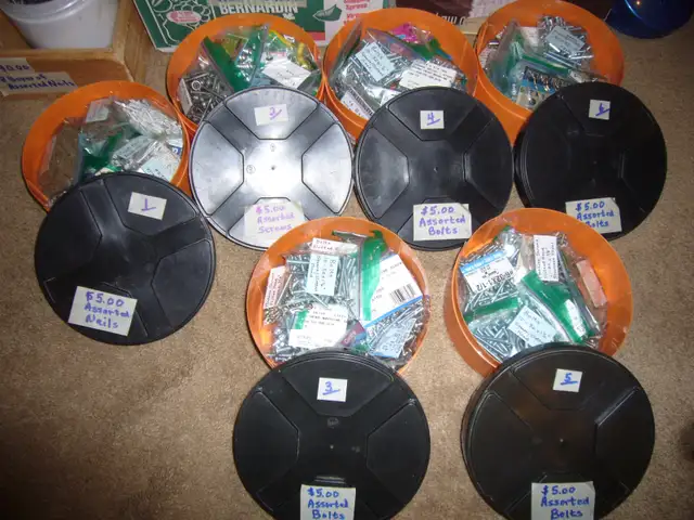Lots of Nails, Screws and Small Bolts in Hardware, Nails & Screws in Edmonton - Image 6