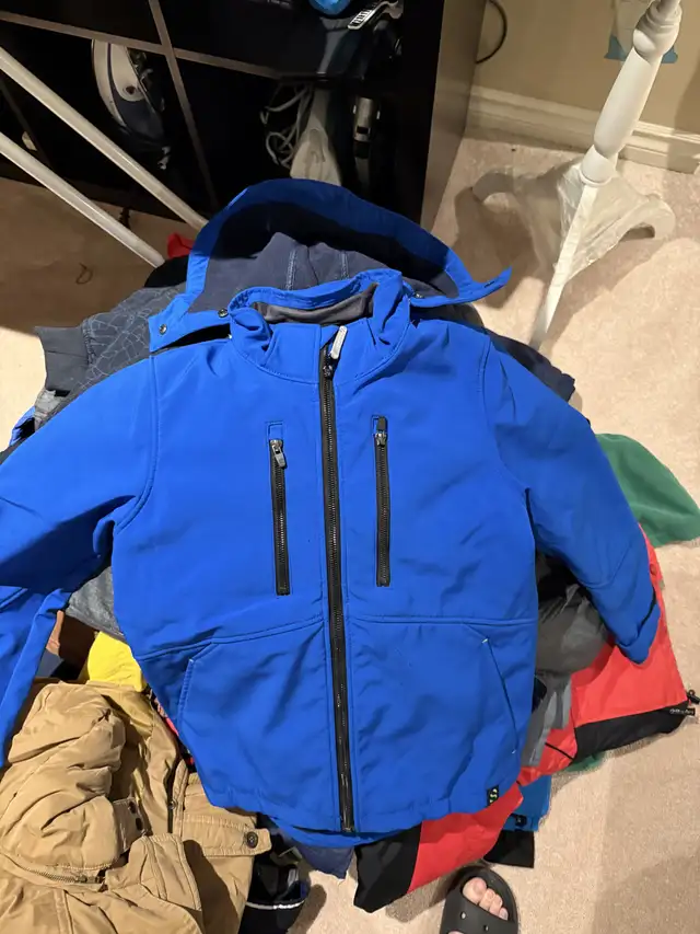 Selling kids winter and summer jackets in Kids & Youth in St. Albert - Image 9