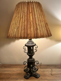 Grande lampe de table en bois et métal vintage table lamp