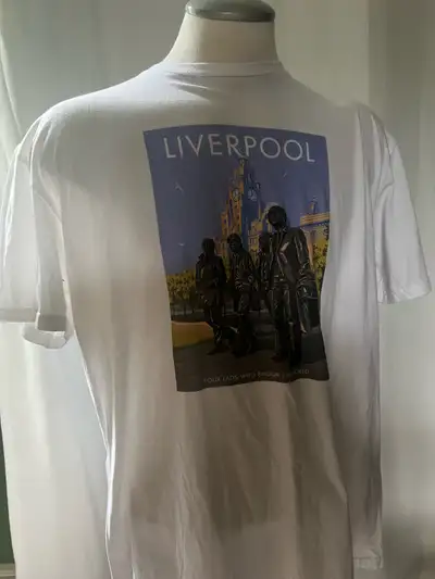 This Beatles shirt is a men’s size extra large . Make sure to check out my many other similar items...