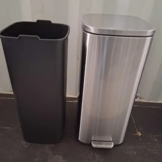 Eko 30 litre Stella step bin in Other in Calgary - Image 5