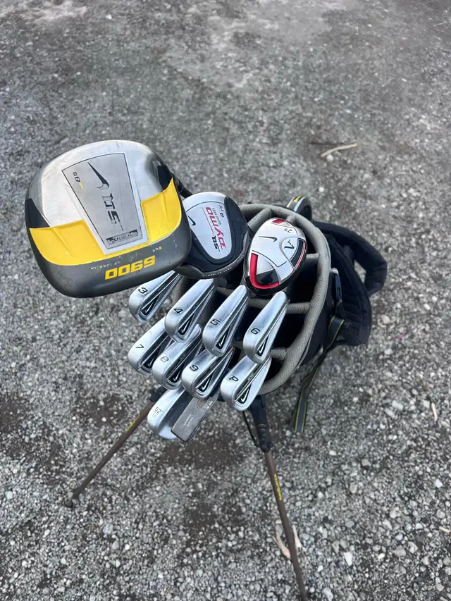 Nike Golf Clubs and Bag in Golf in Norfolk County - Image 3
