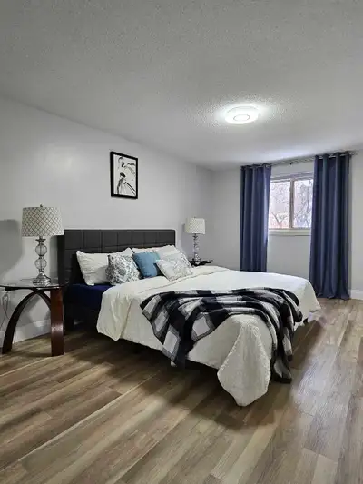 I have 3 bedrooms with furniture ( or empty) for rent Available now Bathroom and kitchen are shared....
