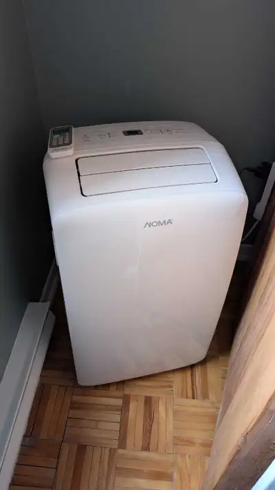 Air climatisé Portatif 10 000btu. Noma. Parfaite condition. Pas de livraison.