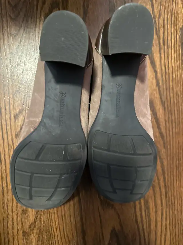 ladies shoes size 8 in Women's - Shoes in Hamilton - Image 5