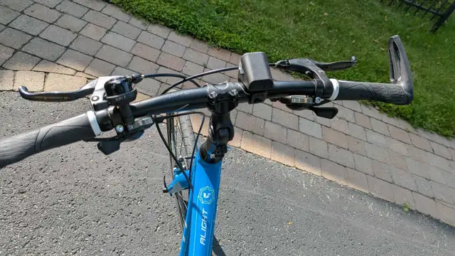 Liv Alight Bicycle Medium in Cruiser, Commuter & Hybrid in Ottawa - Image 3